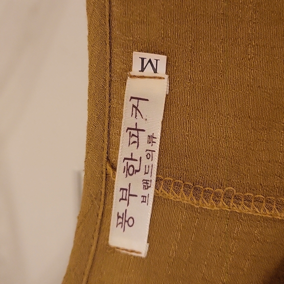 Beautiful gauzy dress Korean made size medium mustard - Picture 3 of 5